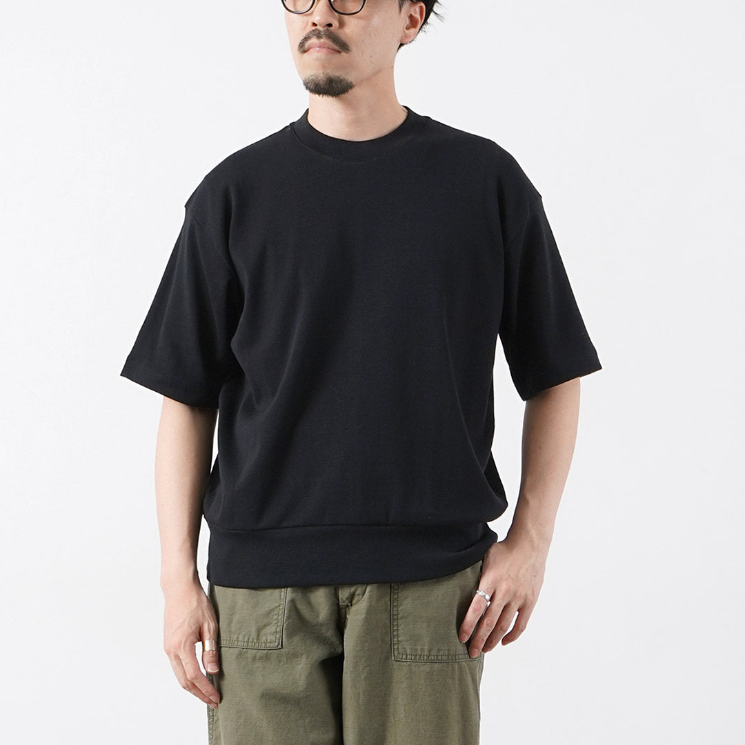T-shirt de cou à l'équipage de l'équipage de l'équipage de l'équipage de l'équipage relaxé GICIPI / TONNO