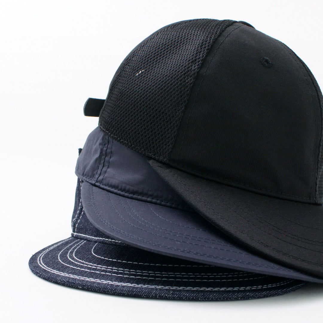 BLUE BOOKS CO. / CASQUETTE ALÉATOIRE