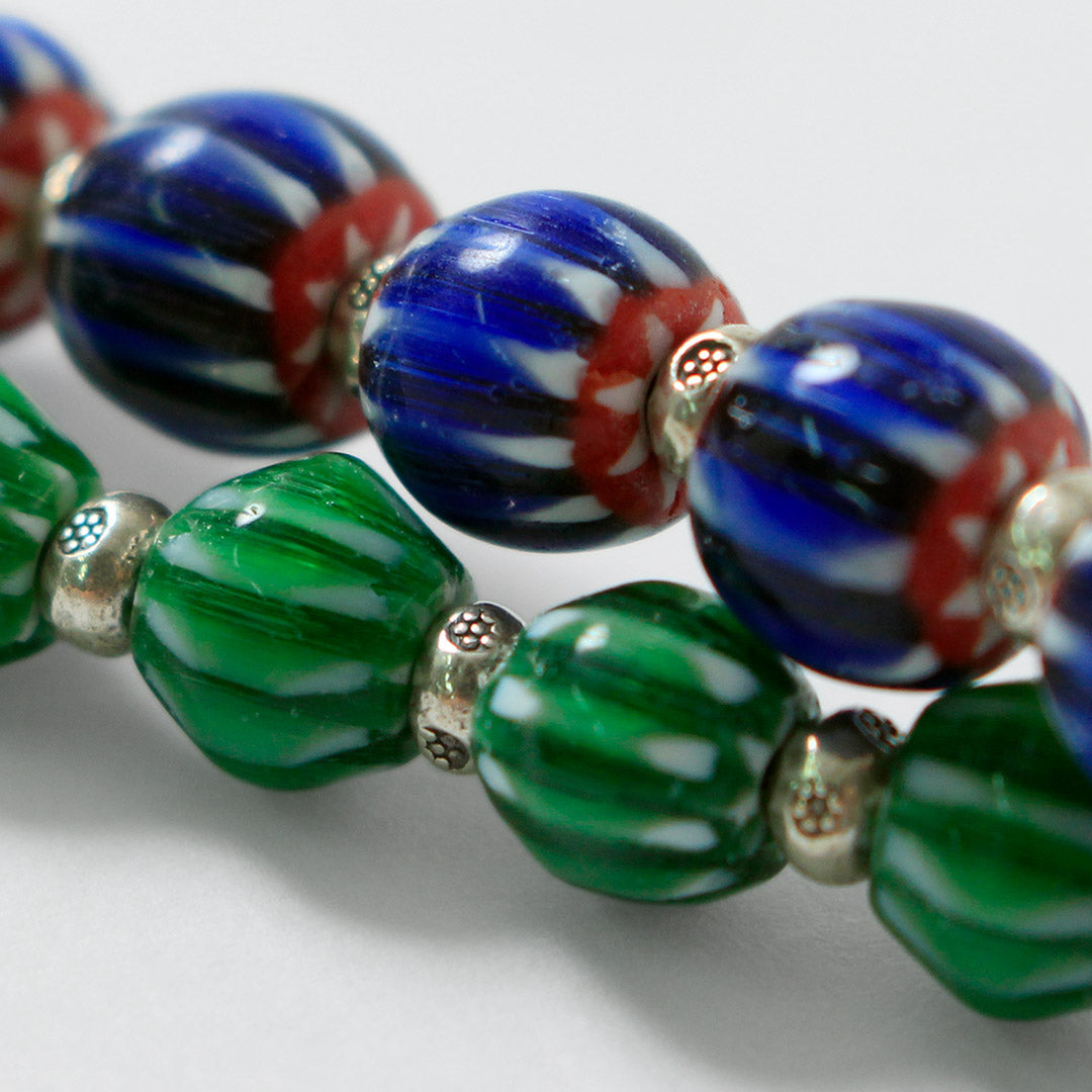 phaduA / Pulsera de cuentas de vidrio Chevron