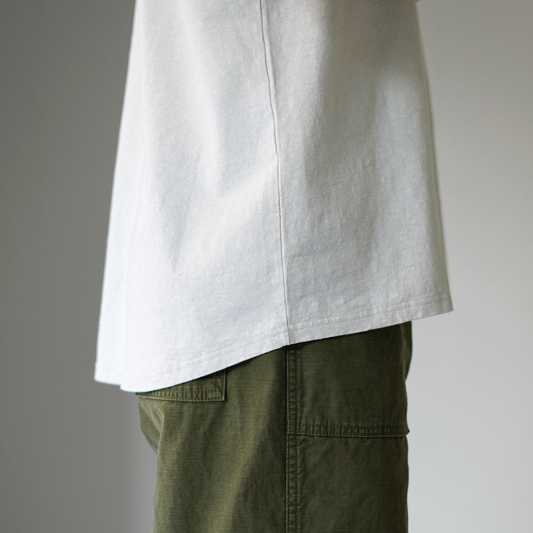 KEMA DESIGNS / Camiseta de lino y algodón con cuello en forma de llave