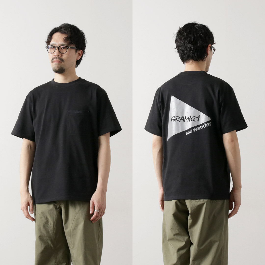AND WANDER / T-shirt imprimé au dos Gramicci