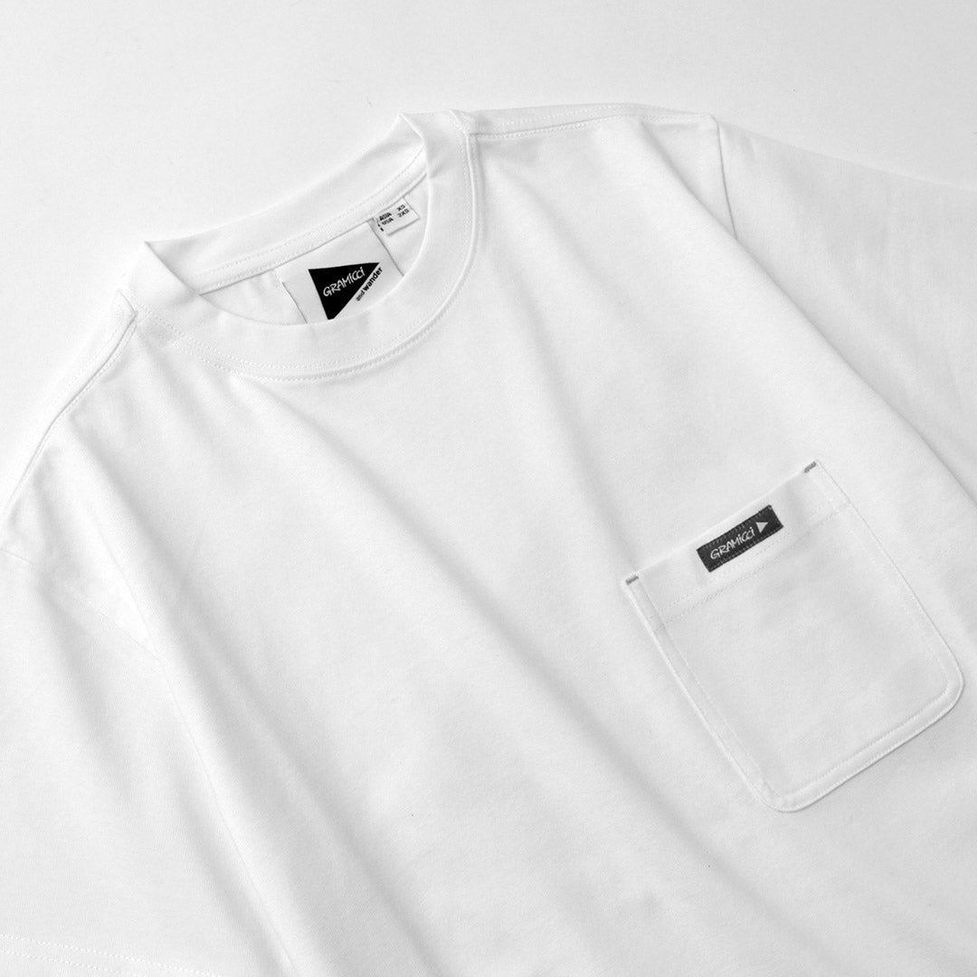 AND WANDER / T-shirt imprimé au dos Gramicci
