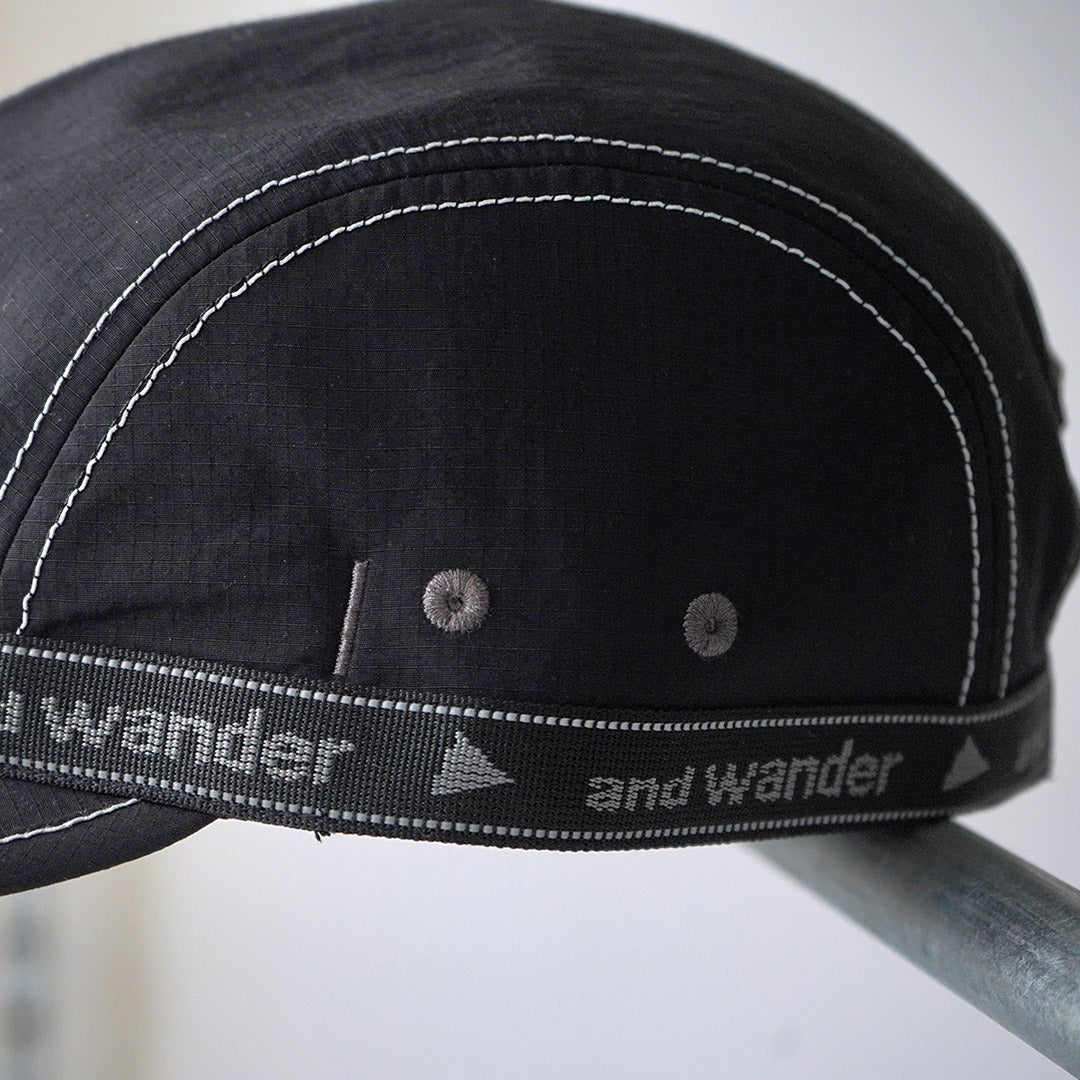 AND WANDER / 提花带帽