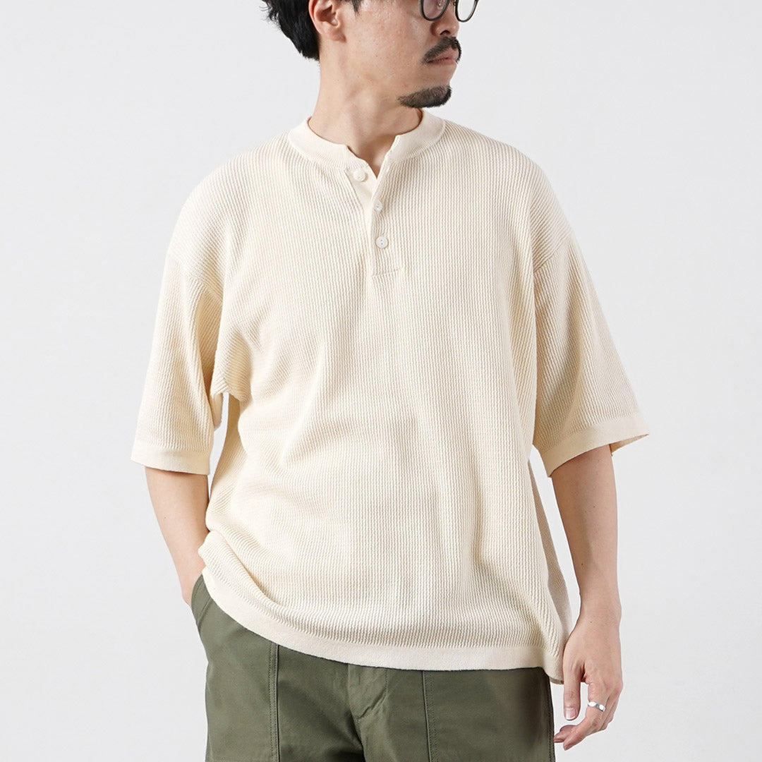 HEALTHKNIT / T-shirt en tricot à manches courtes et col Henry