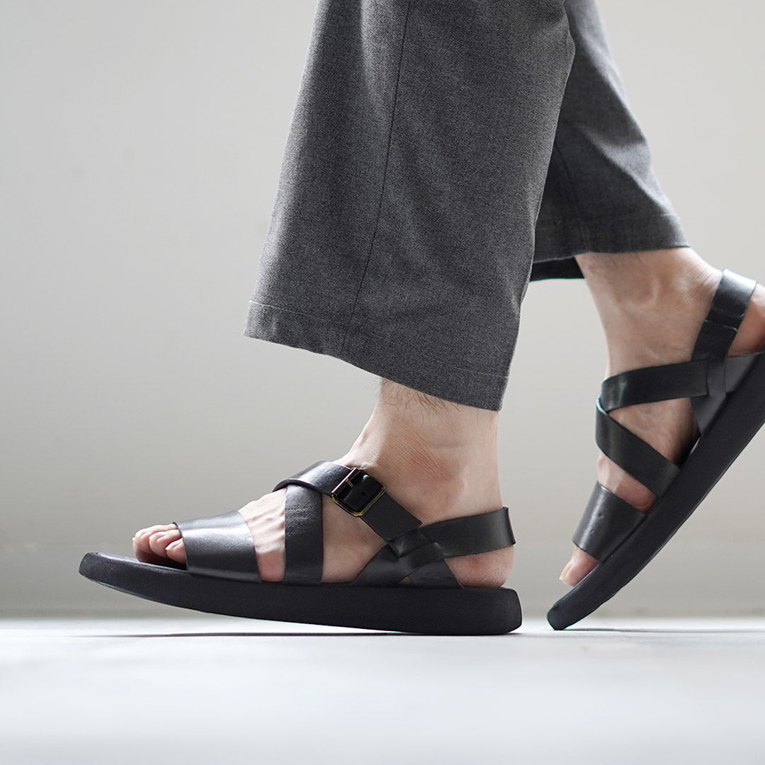 BRADOR / Sandales en cuir à brides croisées pour hommes