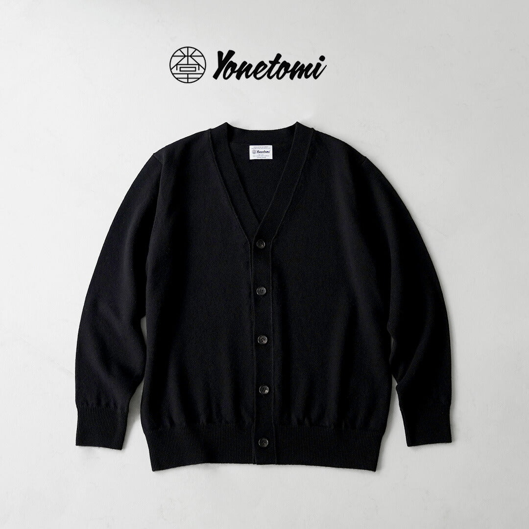 YONETOMI NEW BASIC / Cardigan en tricot teint en pièce en cachemire rigide