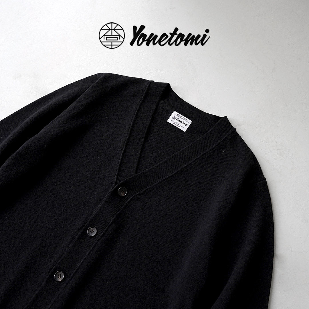 YONETOMI NEW BASIC / Cardigan en tricot teint en pièce en cachemire rigide