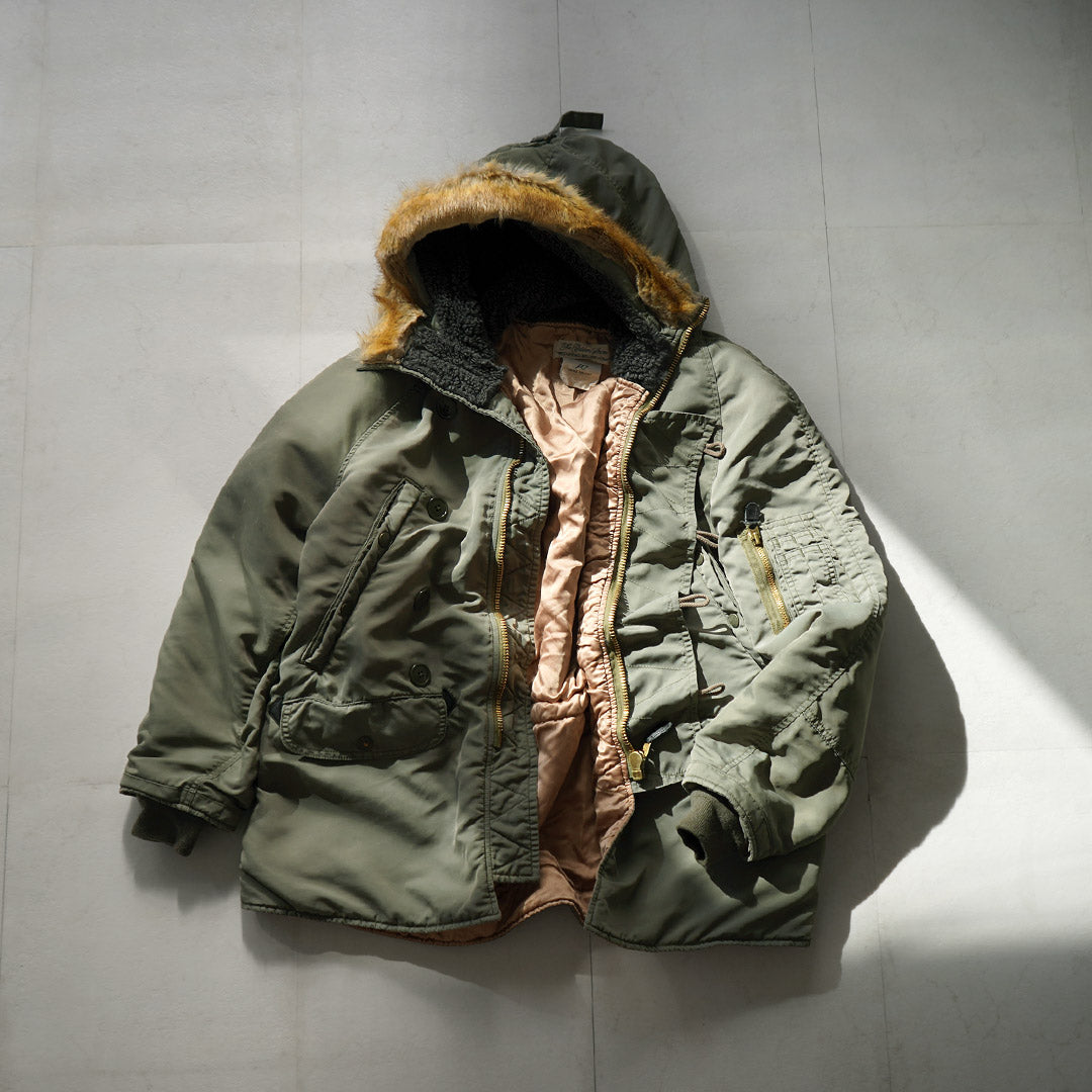 REMI RELIEF / Veste en fourrure écologique N-3B en sergé de nylon recyclé