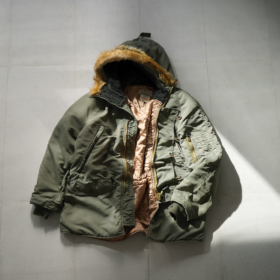 REMI RELIEF / Veste en fourrure écologique N-3B en sergé de nylon recyclé