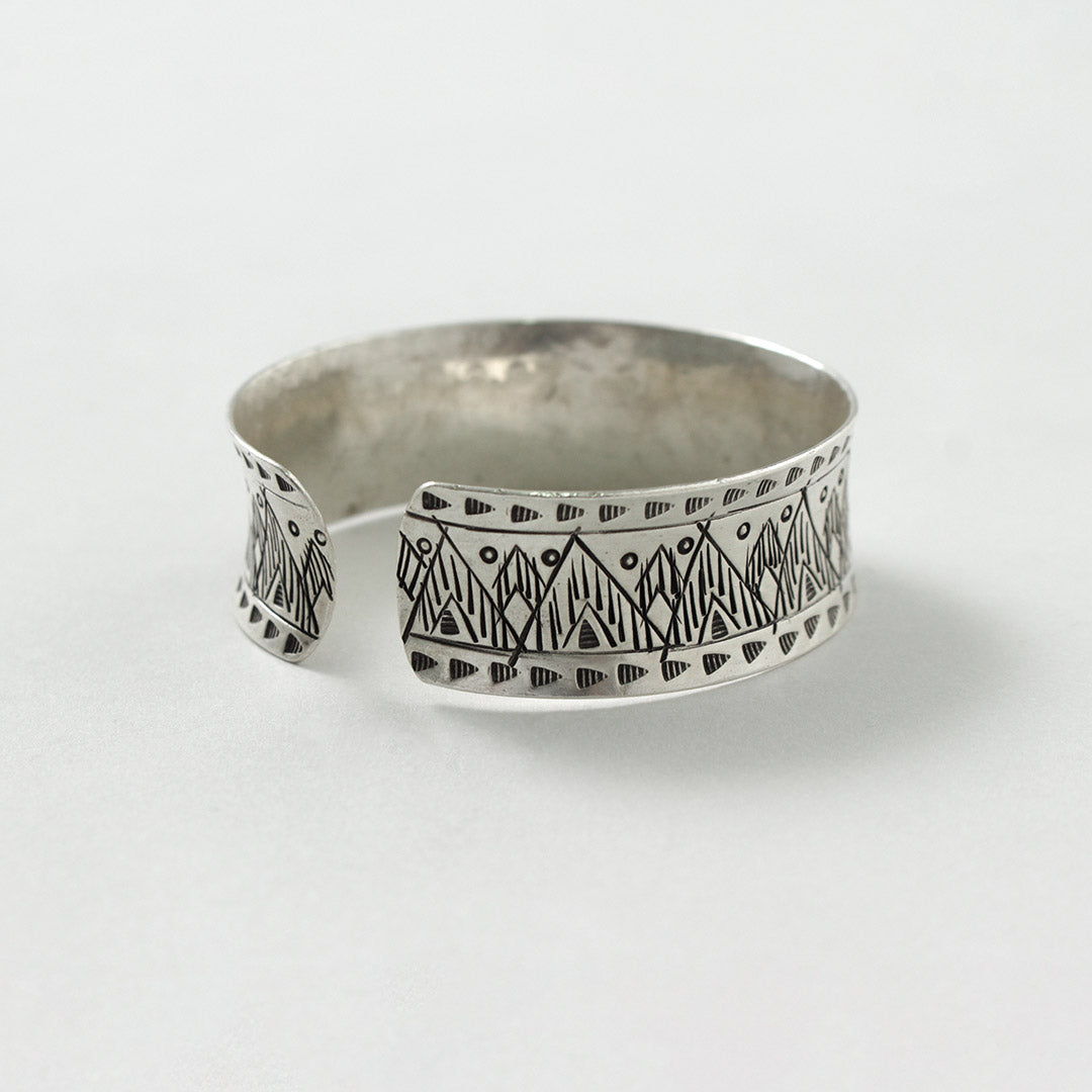 phaduA / Brazalete ancho Karen Silver Mountain