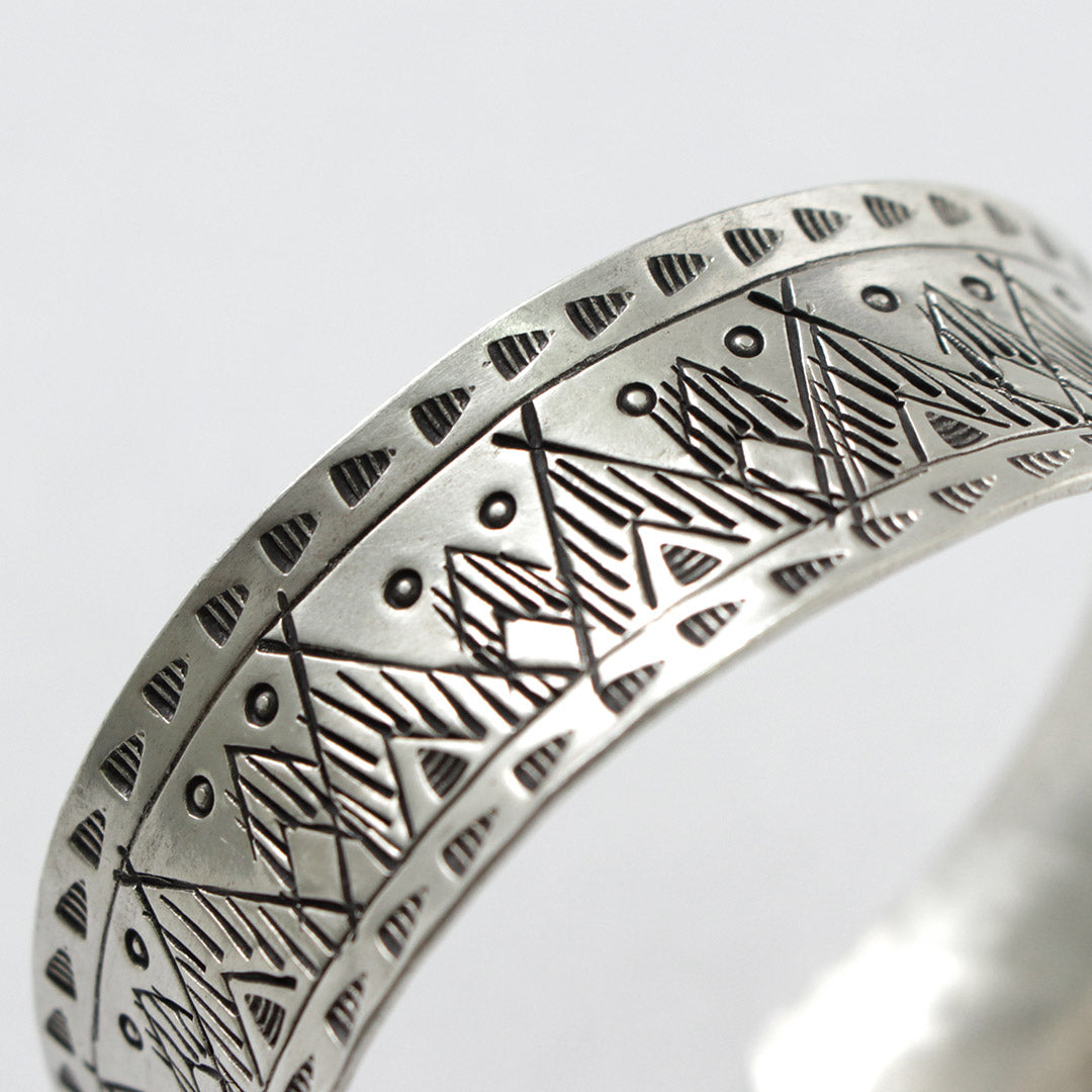 phaduA / Brazalete ancho Karen Silver Mountain