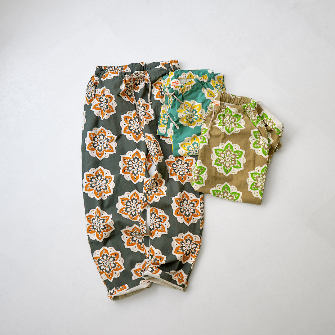 HAVE A GRATEFUL DAY / Round Design Print Ample Easy Pants