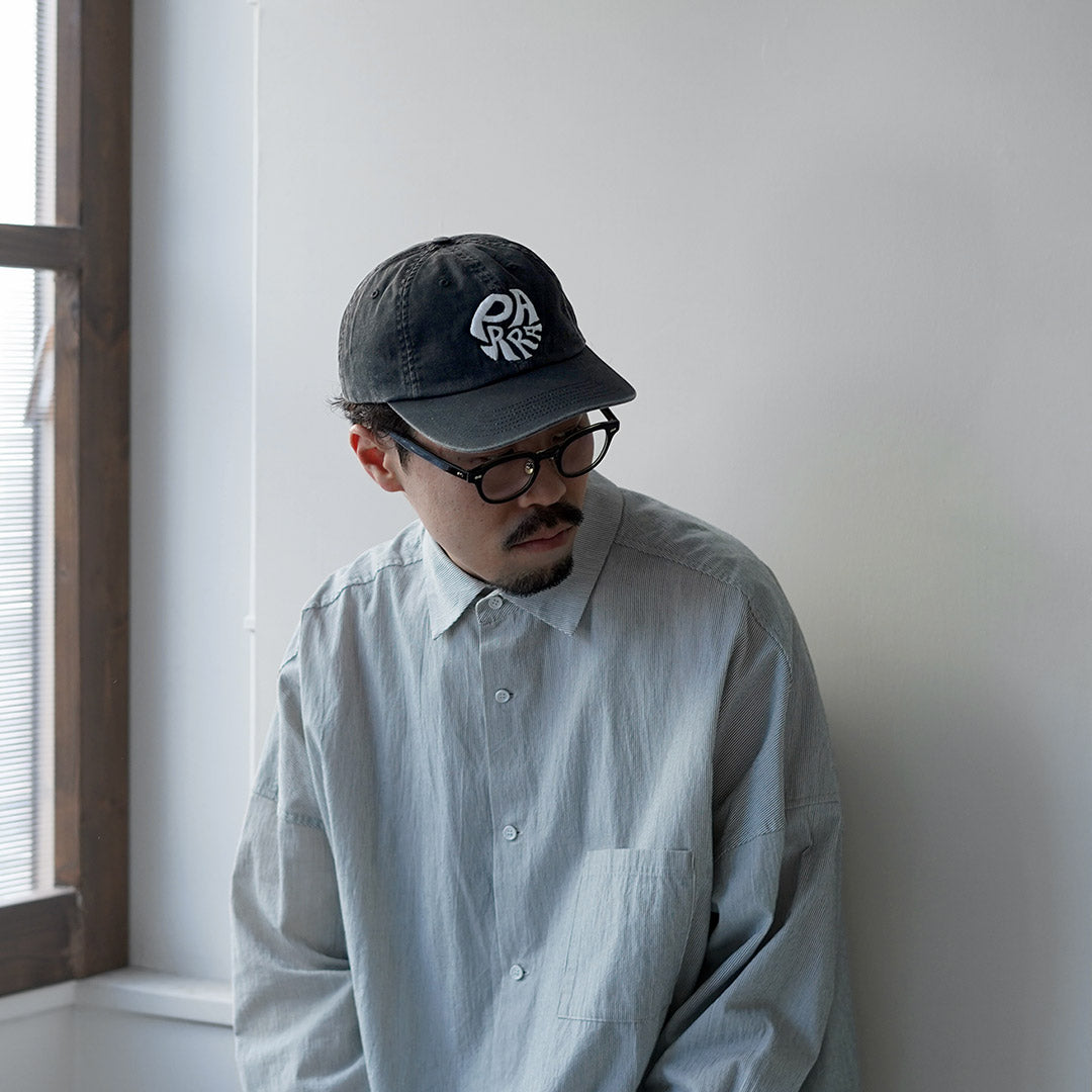 BY PARRA / 1976 Gorra de 6 paneles con logotipo