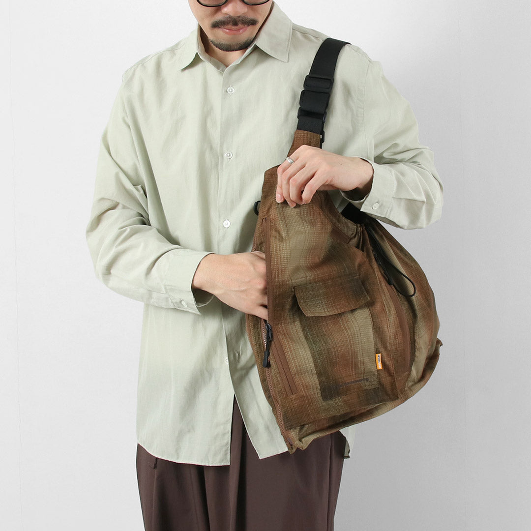 WHITE MOUNTAINEERING / Gripswany Collaboration Ombre Check 2-Way Gear Pack Vest 4.0 Sac à bandoulière