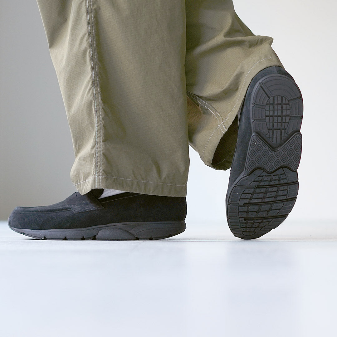 MILIEU-PIED / Mocassins en daim
