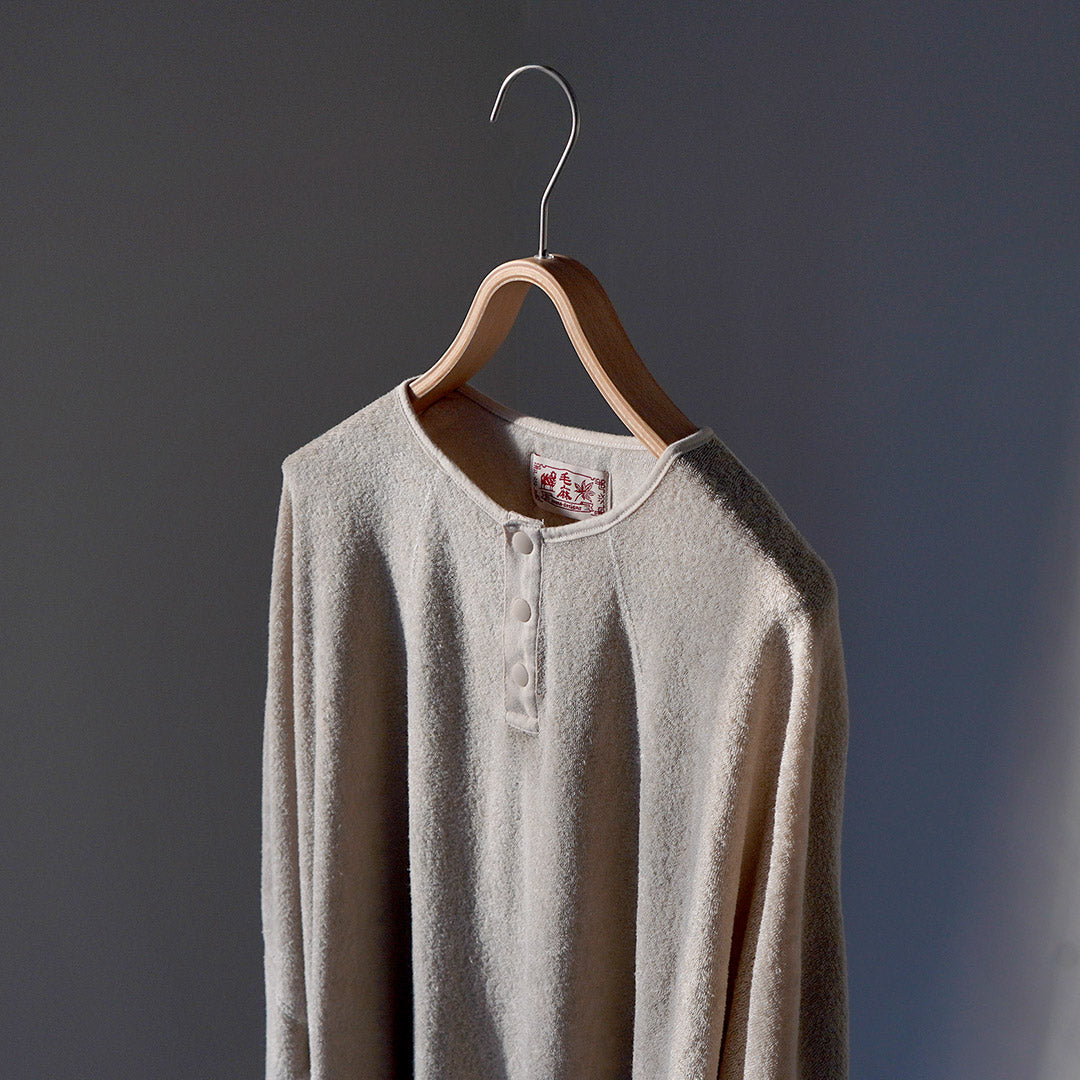 KEMA DESIGNS / Linen Pile Henley Neck Pullover