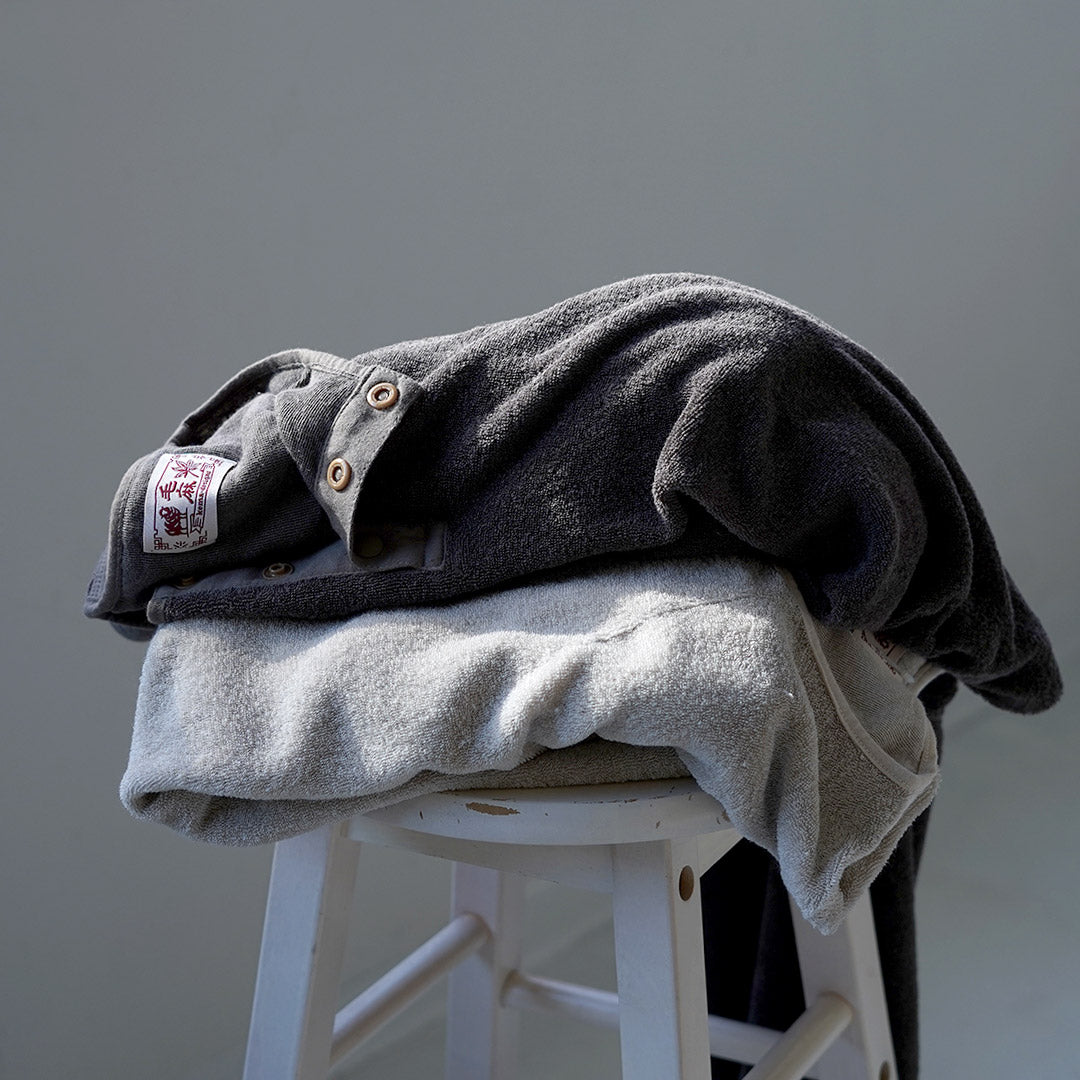 KEMA DESIGNS / Linen Pile Henley Neck Pullover