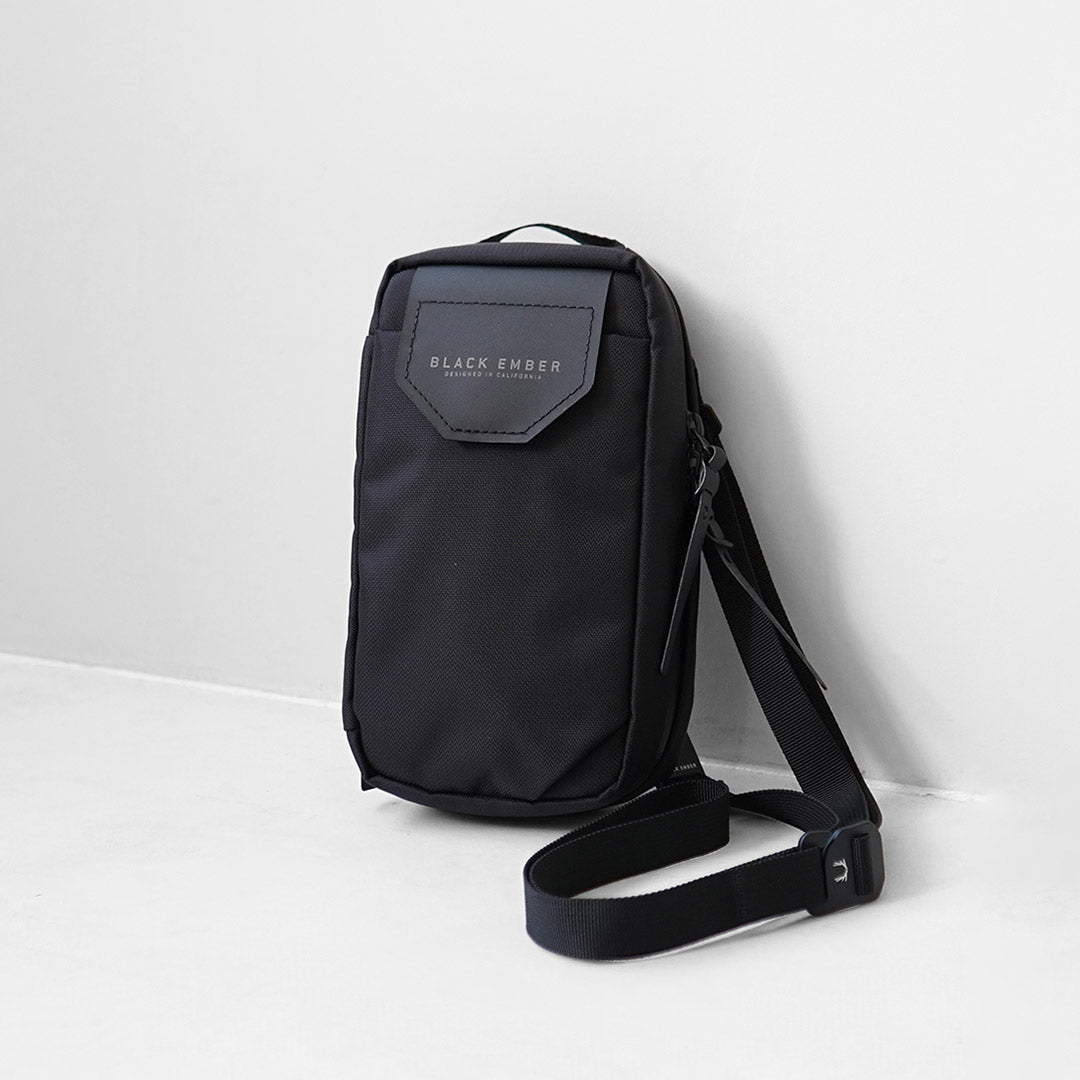 BLACK EMBER / Tech Kit Slingback Body Bag Bolso de hombro