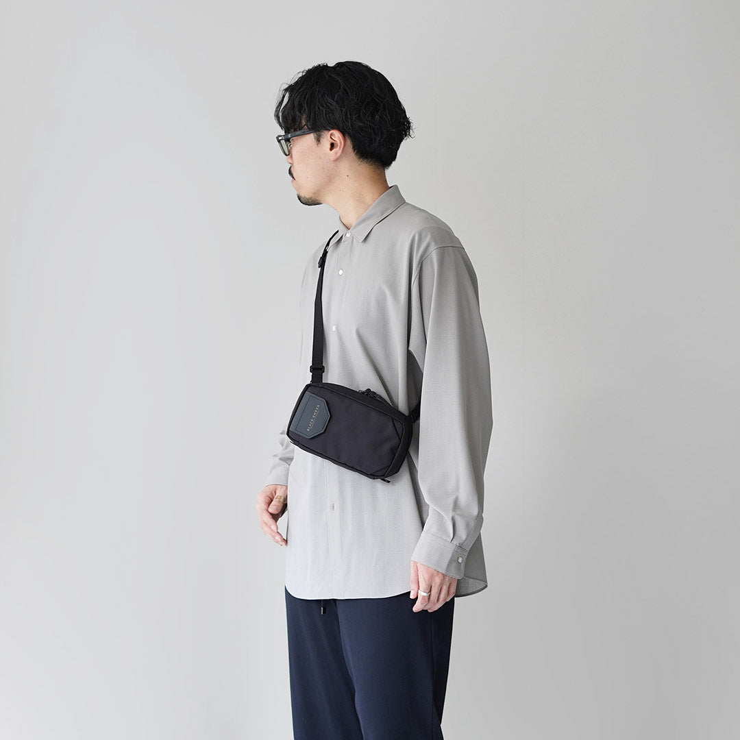 BLACK EMBER / Tech Kit Slingback Body Bag Bolso de hombro