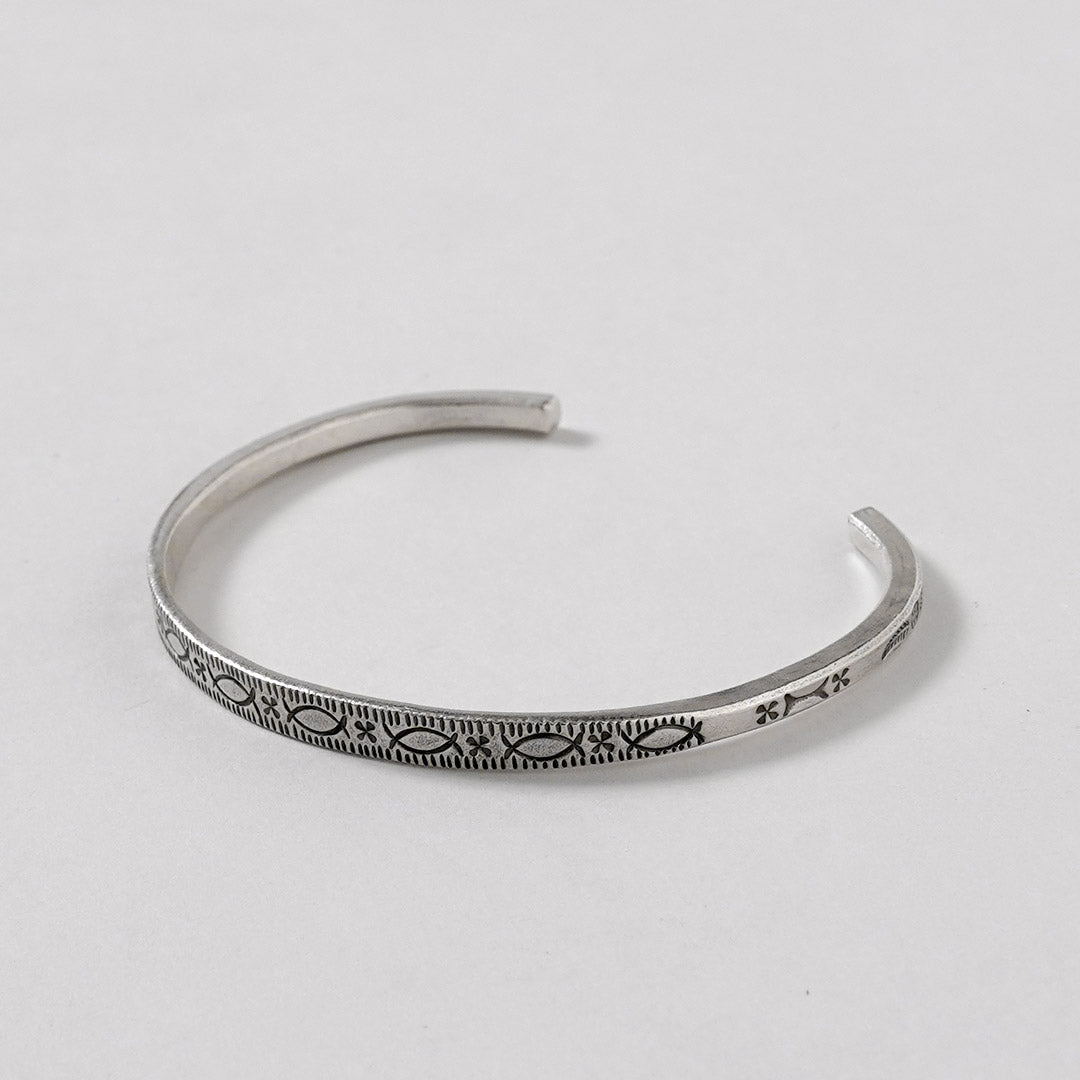 phaduA / Brazalete de medio círculo de plata Karen