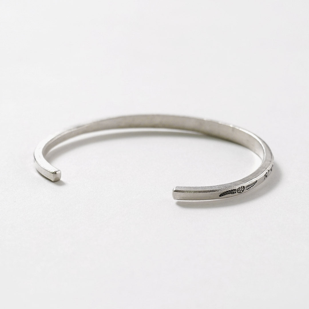phaduA / Brazalete de medio círculo de plata Karen