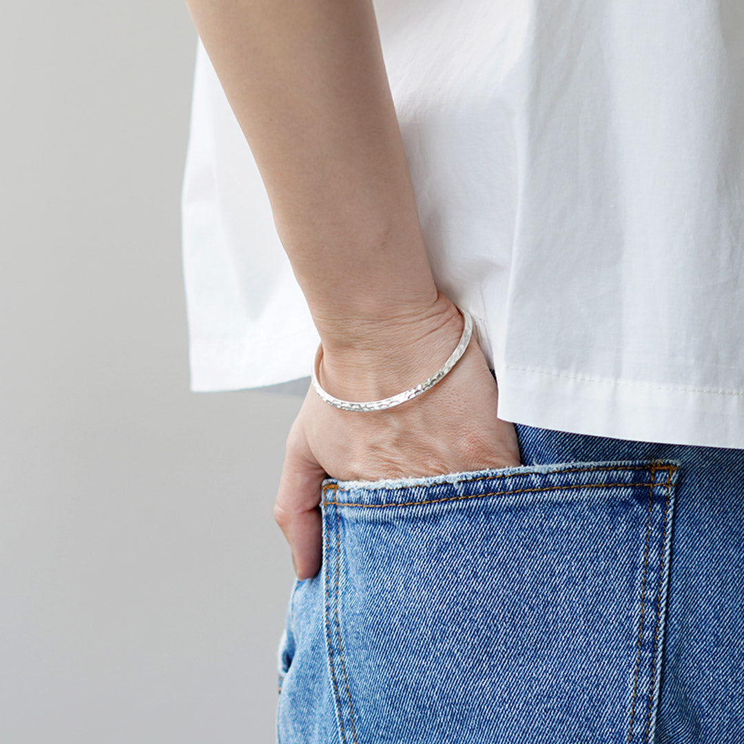 phaduA / Karen Silver Hammered Center Accent Bangle