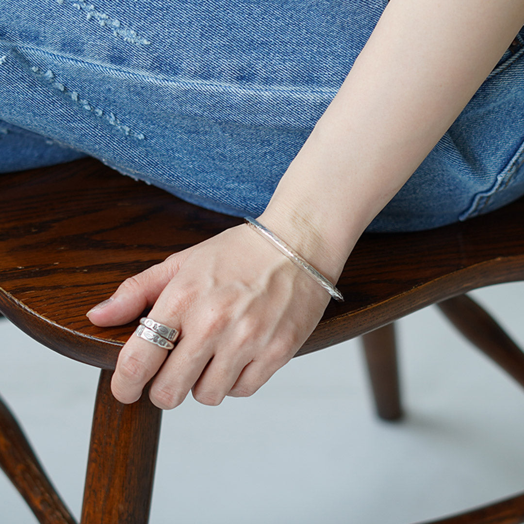 phaduA / Karen Silver Hammered Center Accent Bangle