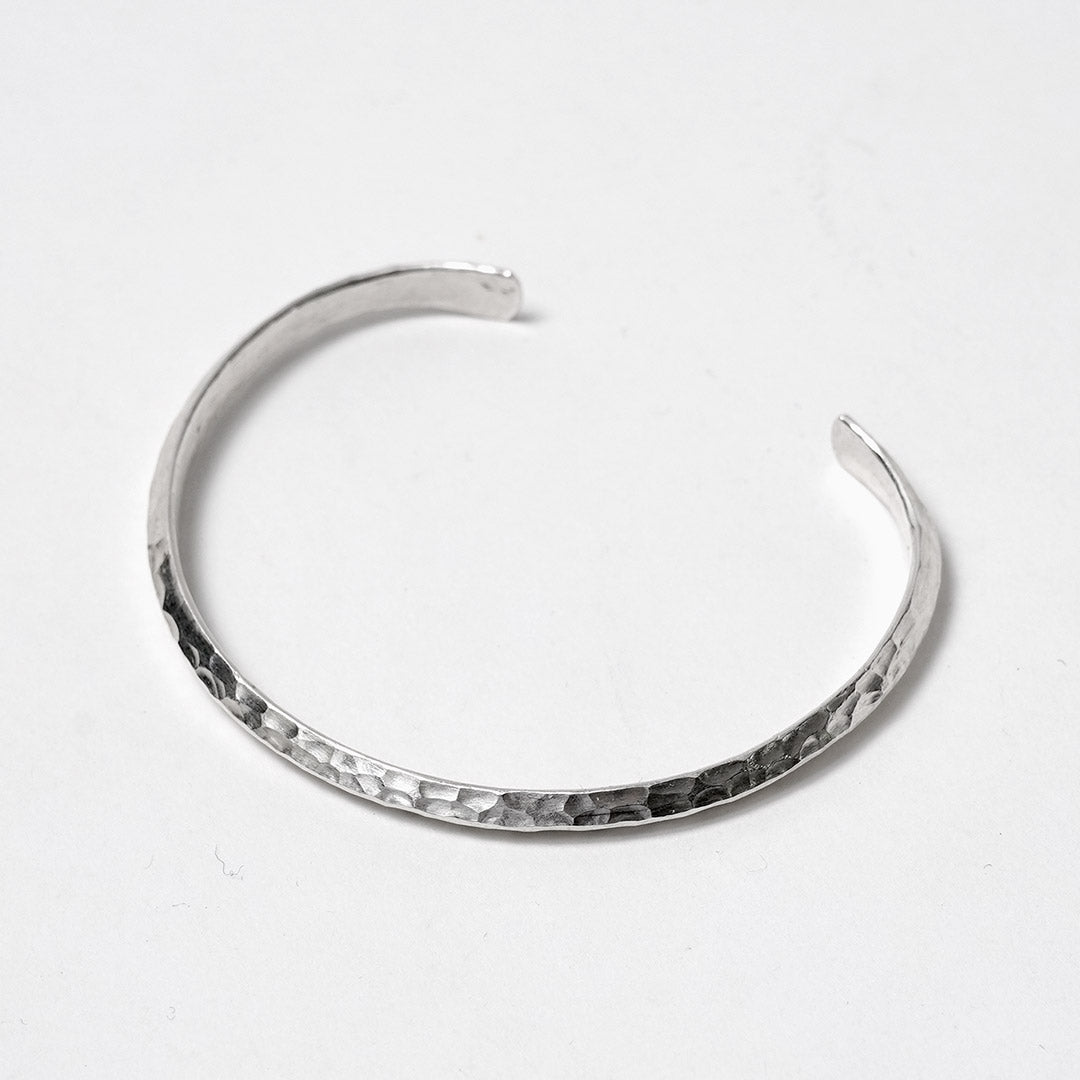 phaduA / Karen Silver Hammered Center Accent Bangle