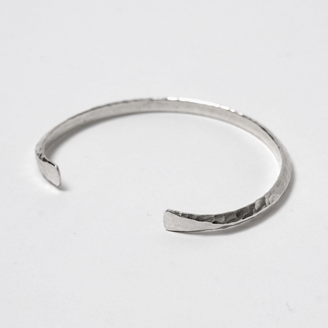 phaduA / Karen Silver Hammered Center Accent Bangle