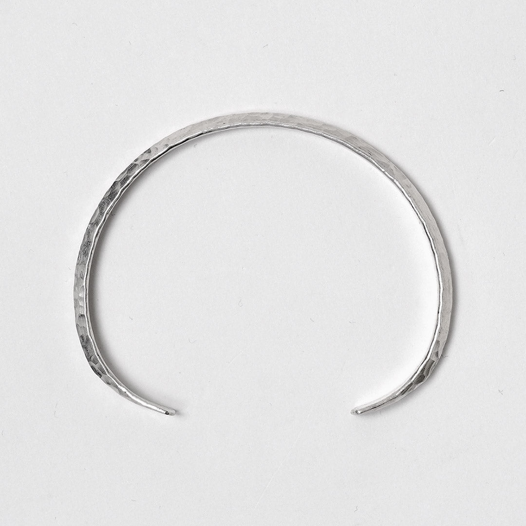 phaduA / Karen Silver Hammered Center Accent Bangle