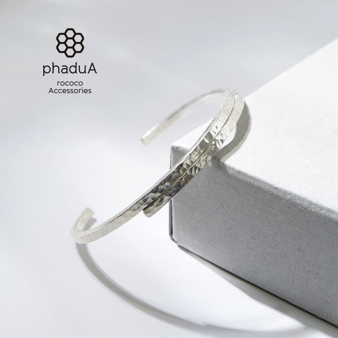 phaduA / Brazalete de plata con dos ojos martillados superpuestos Karen