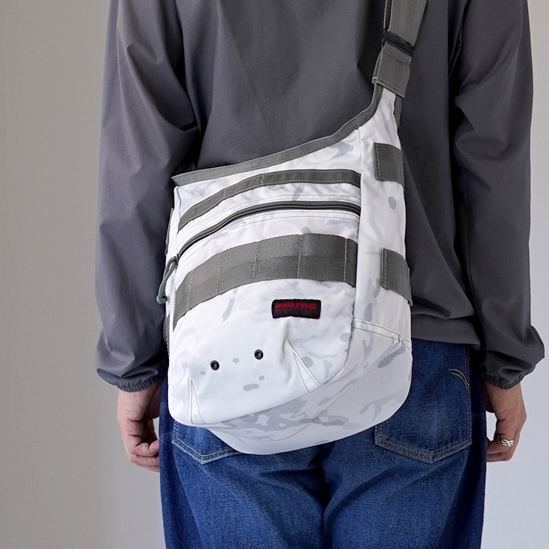 BRIEFING / DAY TRIPPER Camo Shoulder Bag