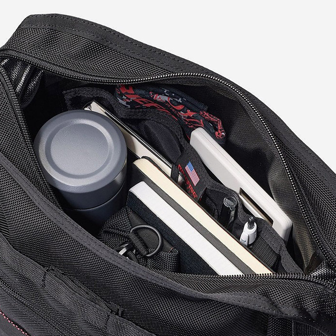BRIEFING / DAY TRIPPER Camo Shoulder Bag