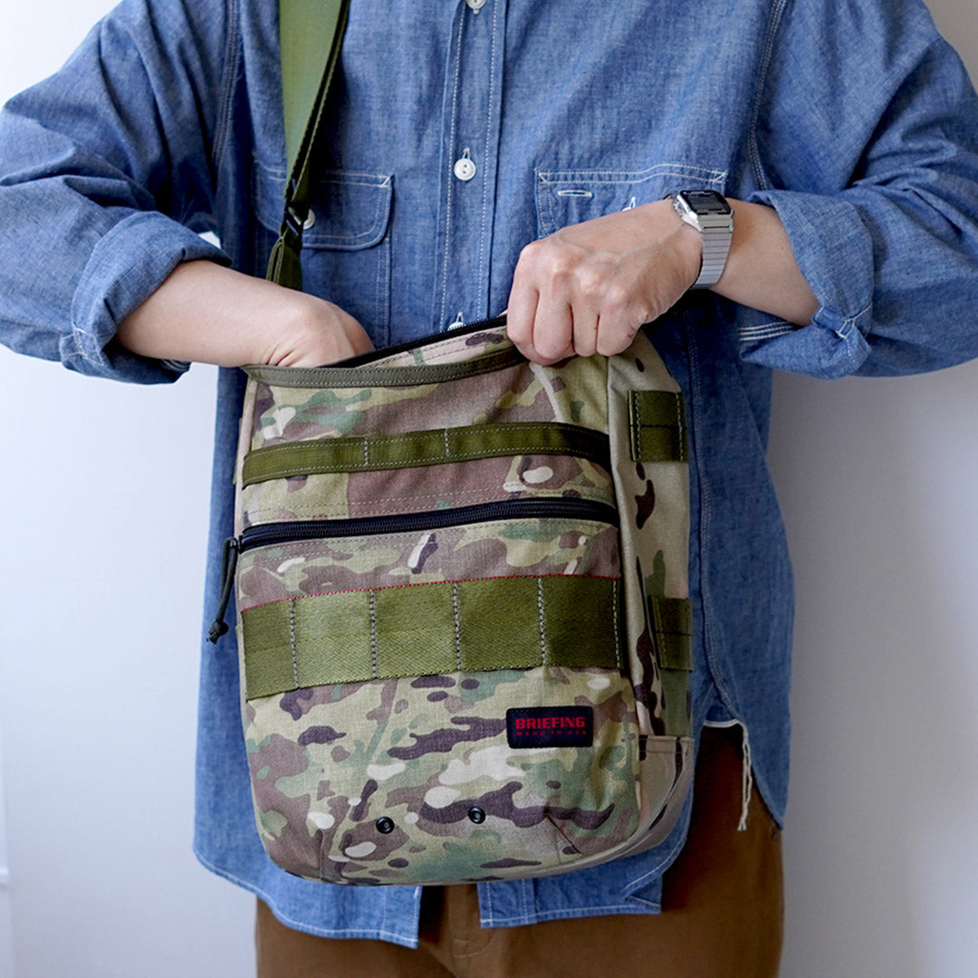 BRIEFING / DAY TRIPPER Camo Shoulder Bag