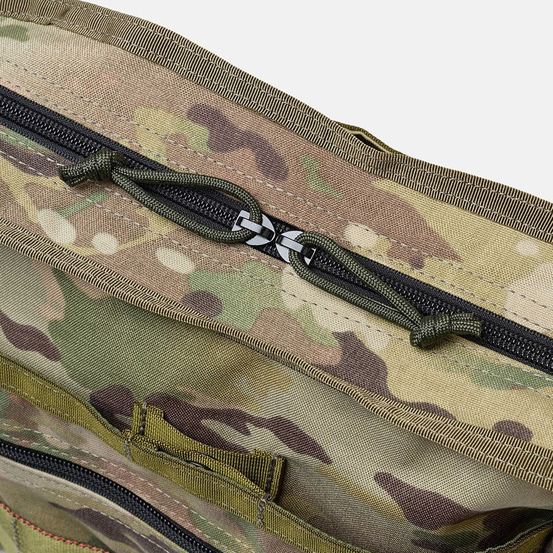 BRIEFING / DAY TRIPPER Camo Shoulder Bag