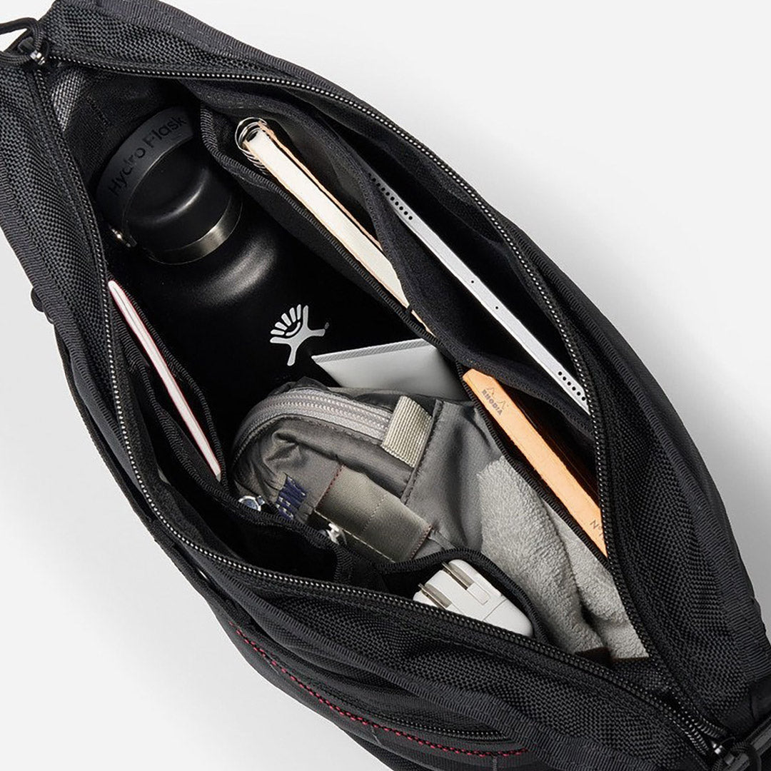 BRIEFING / DAY TRIPPER L Shoulder Bag
