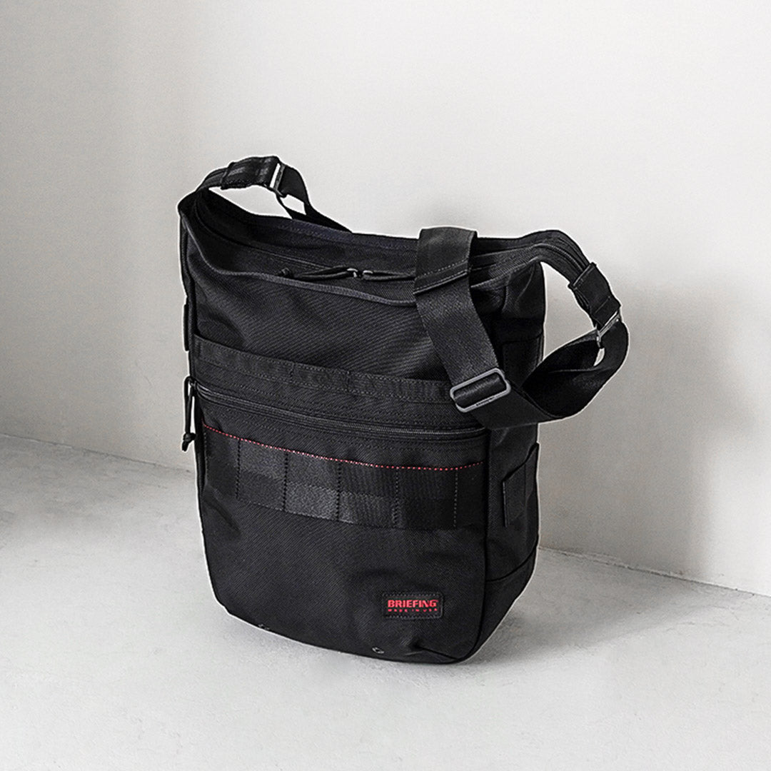 BRIEFING / DAY TRIPPER L Shoulder Bag