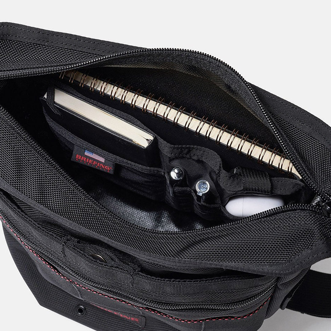 BRIEFING / DAY TRIPPER S Shoulder Bag