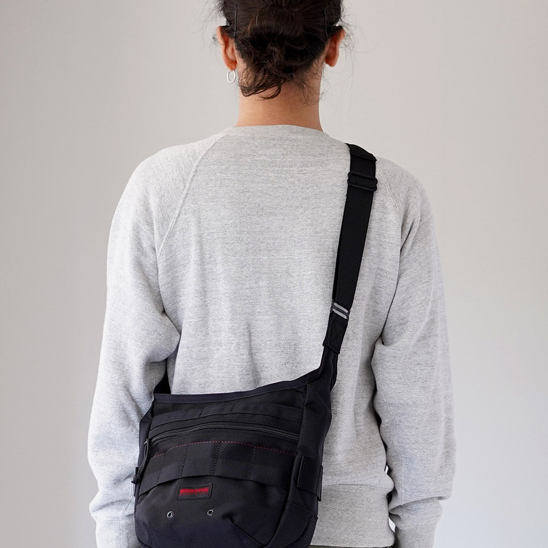 BRIEFING / DAY TRIPPER S Shoulder Bag