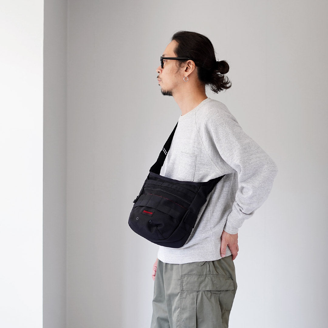 BRIEFING / DAY TRIPPER S Shoulder Bag