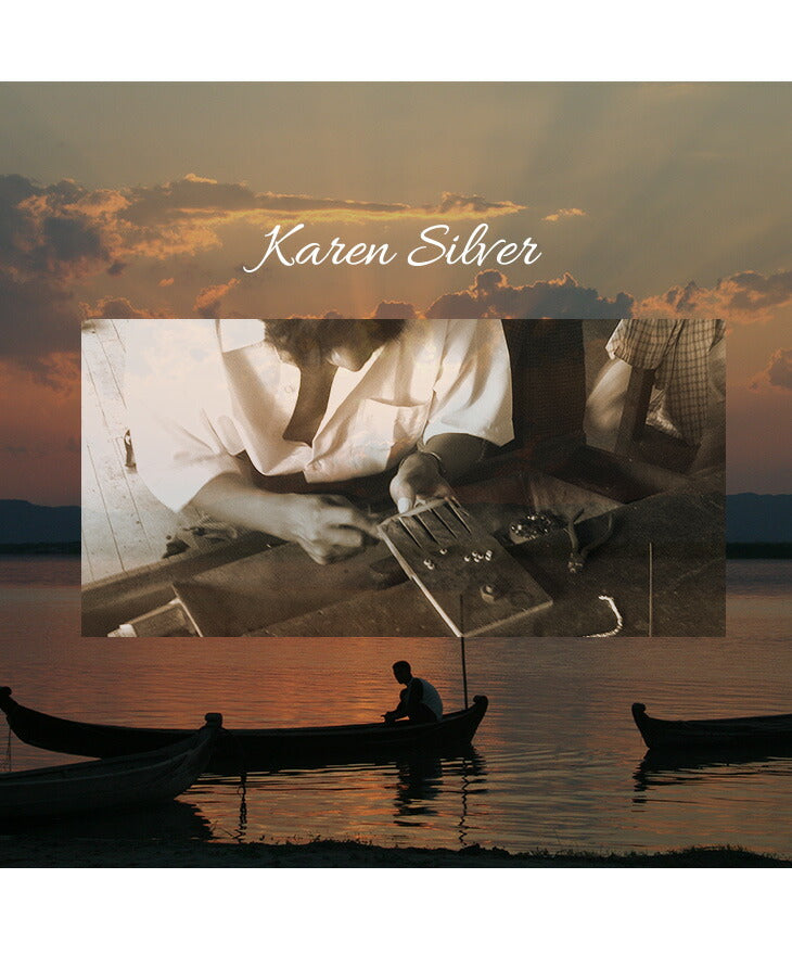 Karen Silver의 Phadua / Leather Choker 목걸이.