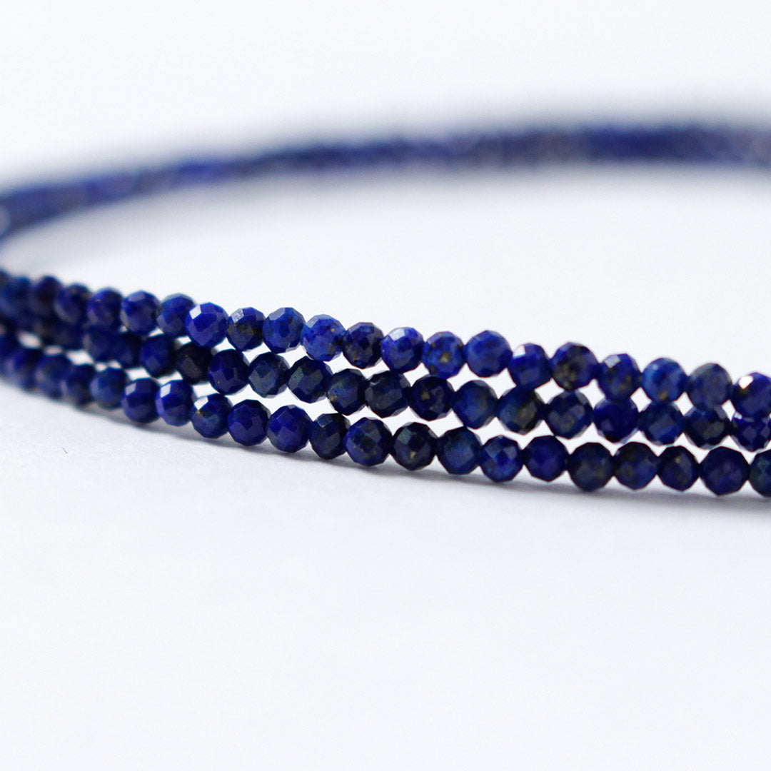 phaduA / Collier de perles taillées Lapis Lazuli 2 mm