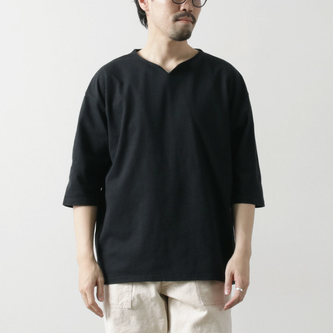 KEMA DESIGNS / Camiseta de lino y algodón con cuello en forma de llave