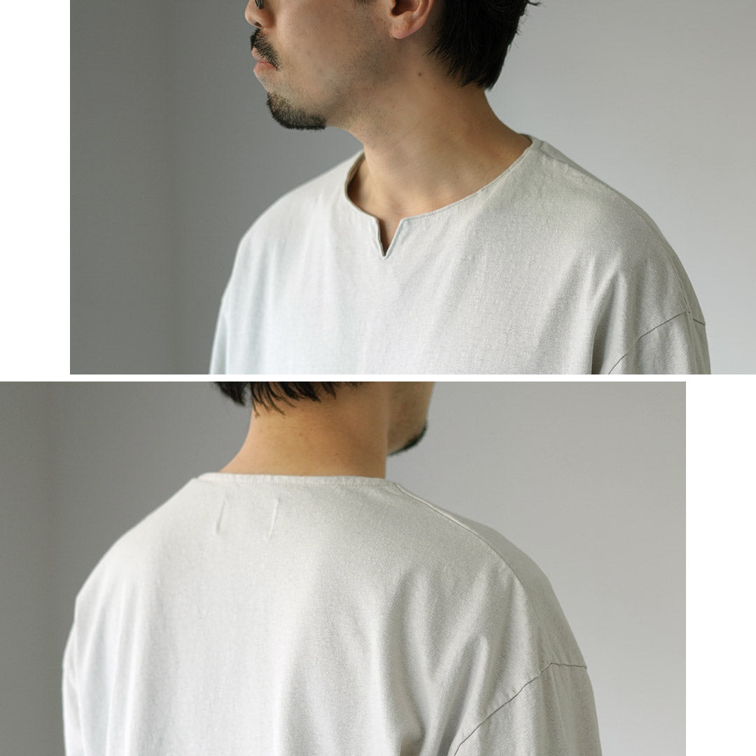 KEMA DESIGNS / Camiseta de lino y algodón con cuello en forma de llave