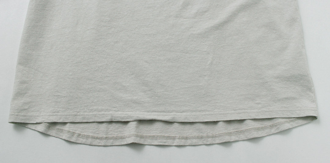 KEMA DESIGNS / Camiseta de lino y algodón con cuello en forma de llave