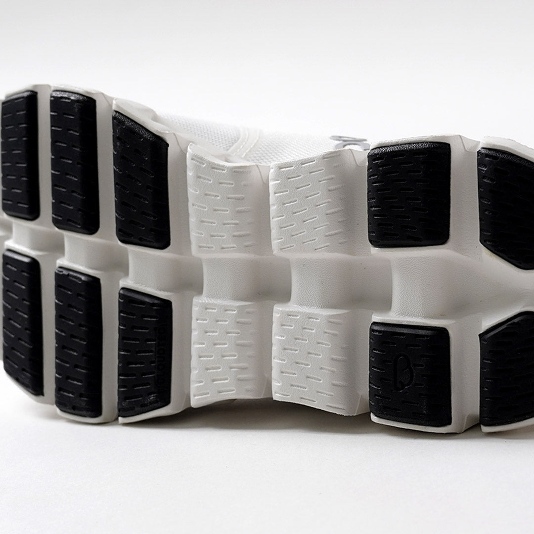 ON / Men's Cloud X 5 Sneakers