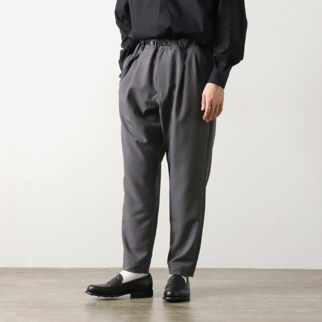 AND WANDER / PE Pantalon en sergé mélangé