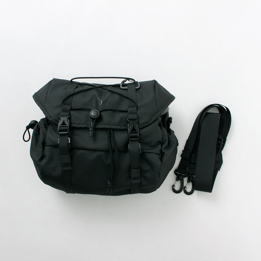 ELLIKER / Oaken Handlebar Crossbody Bag 6L
