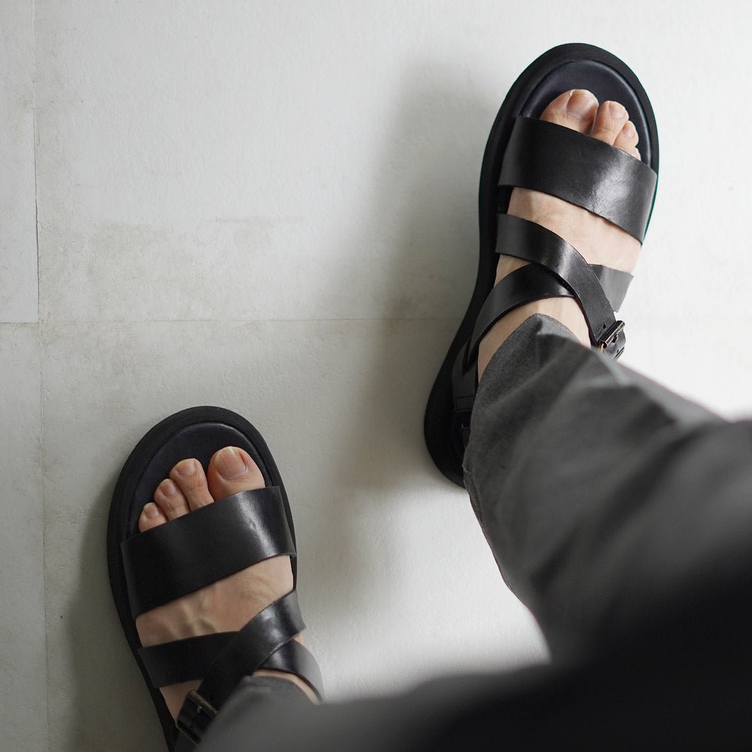 BRADOR / Sandales en cuir à brides croisées pour hommes