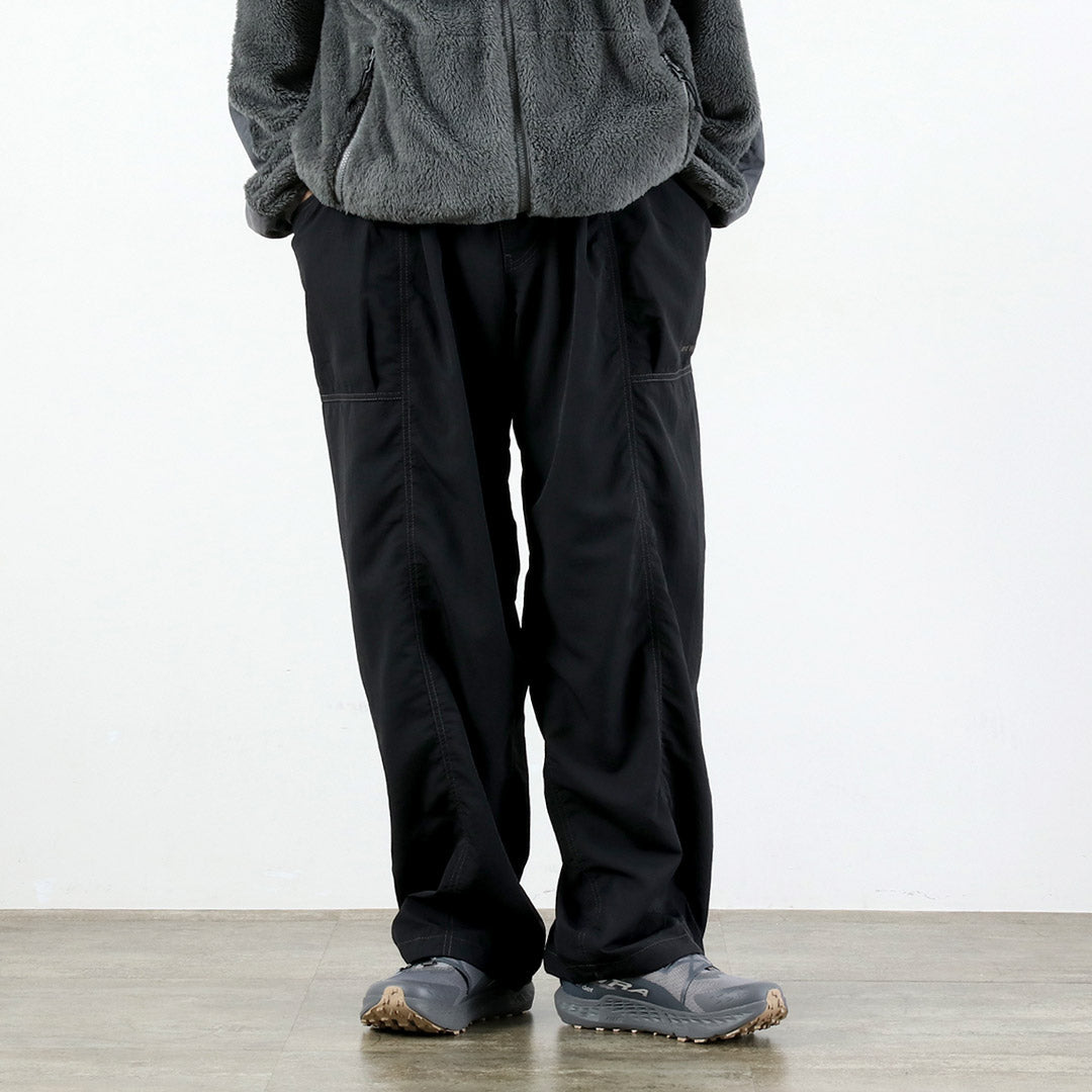 AND WANDER / Pantalon en nylon froissé